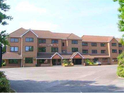 Lakeside Continental Hotel Camberley Extérieur photo