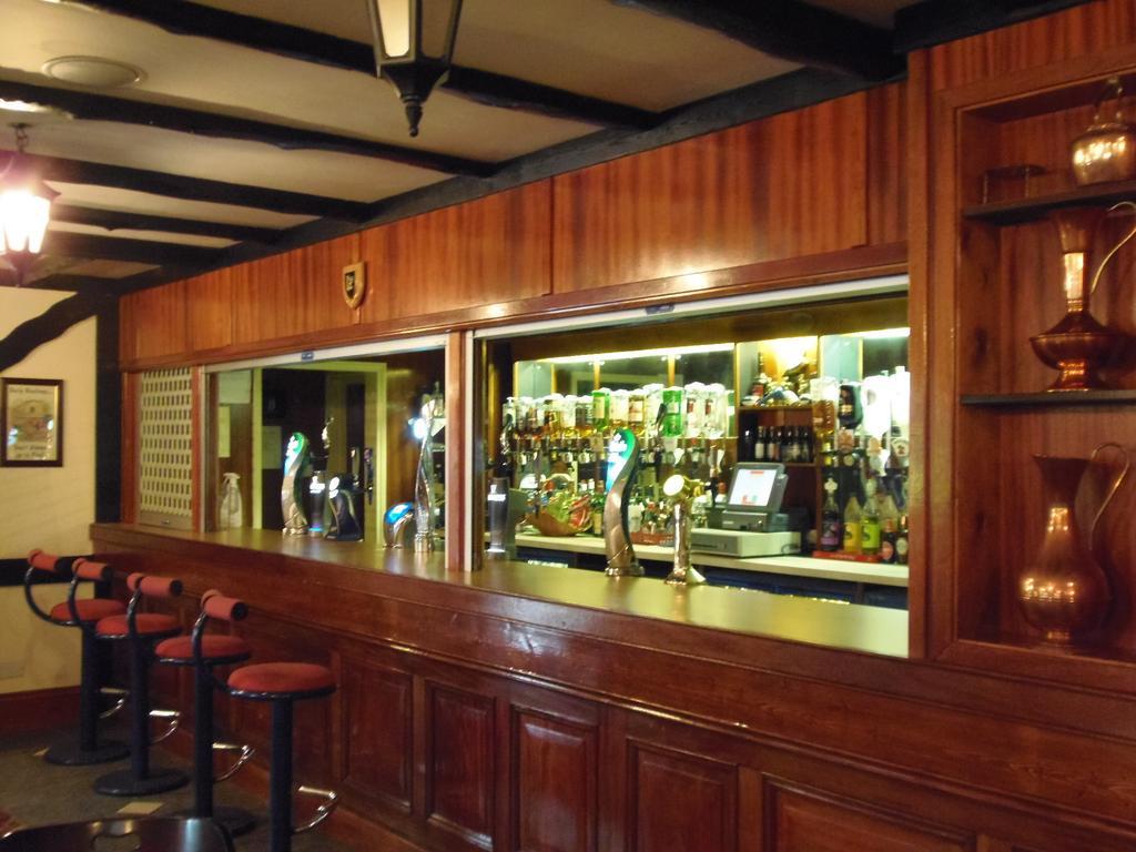 Lakeside Continental Hotel Camberley Extérieur photo